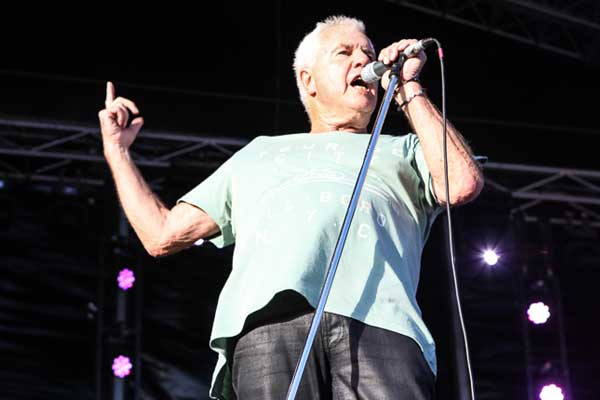 Daryl Braithwaite live shows stage performance