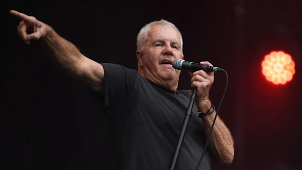 Daryl Braithwaite singing live in concer