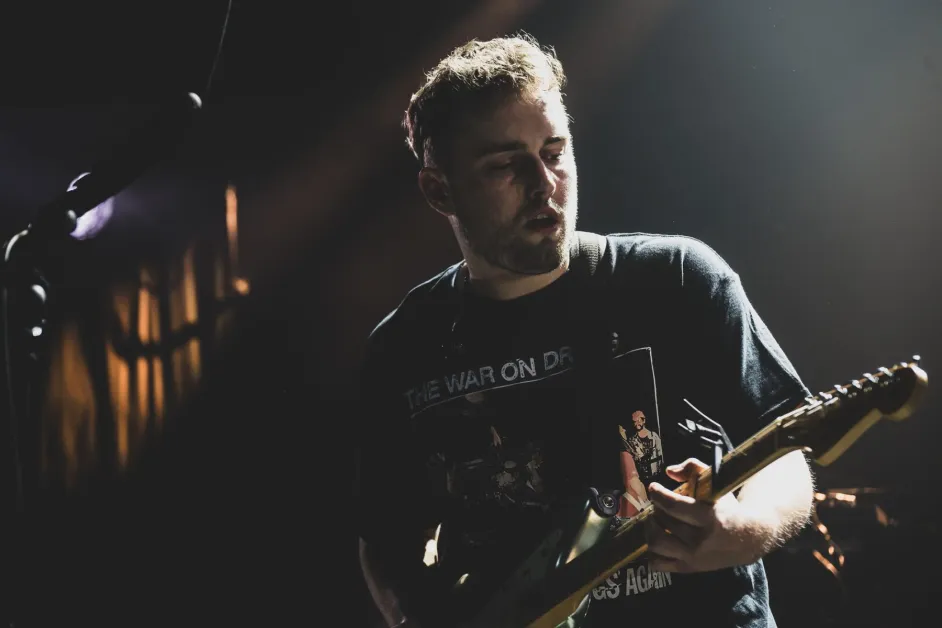 Sam Fender Rein Me In chart success live performance