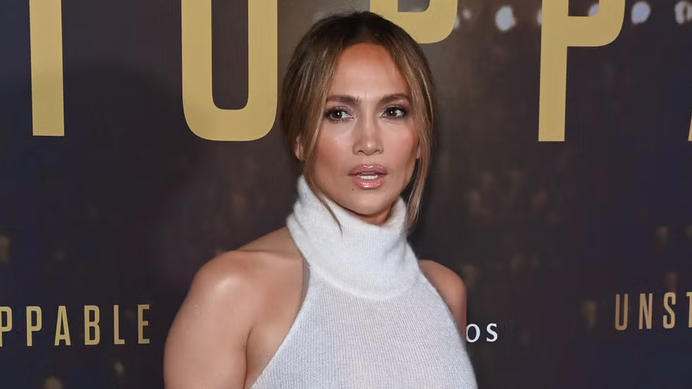 Jennifer Lopez Breakup Advice pop star red carpet photo