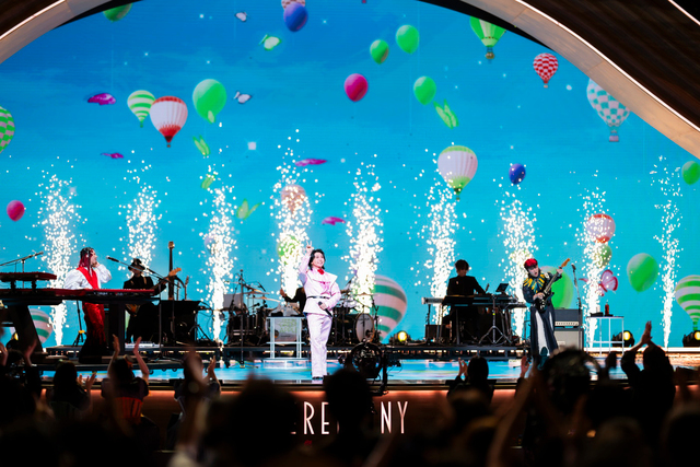 Mrs GREEN APPLE CEREMONY stage view